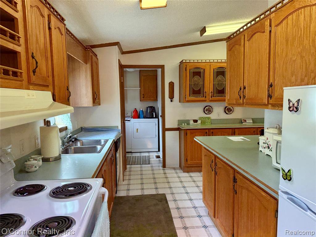 3333 Ravenswood Road, Unit 61 Marysville, MI 48040 - Photo 6 of 18