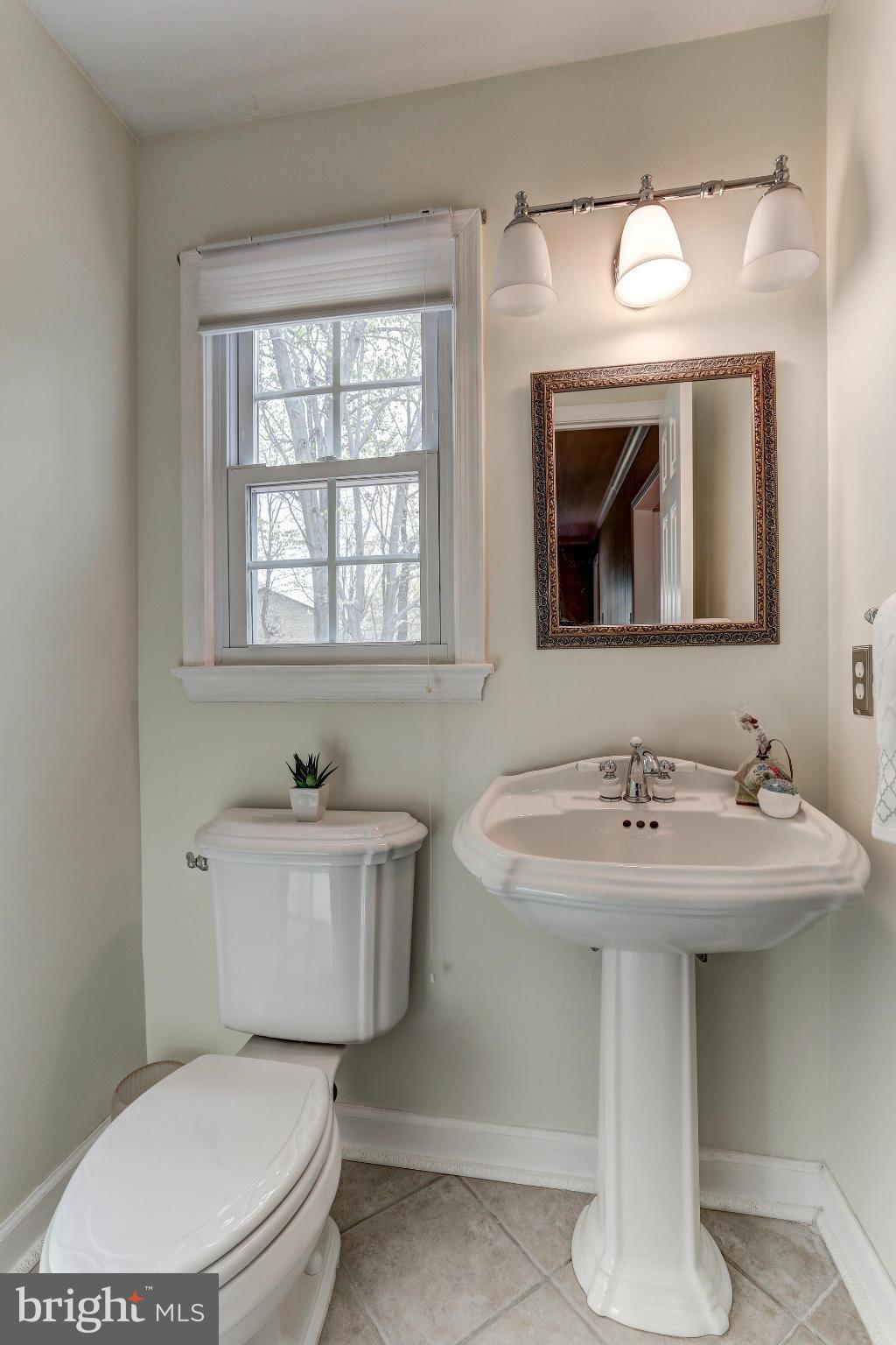 7917 St George Court Springfield, VA 22153 - Photo 13 of 30 Bath