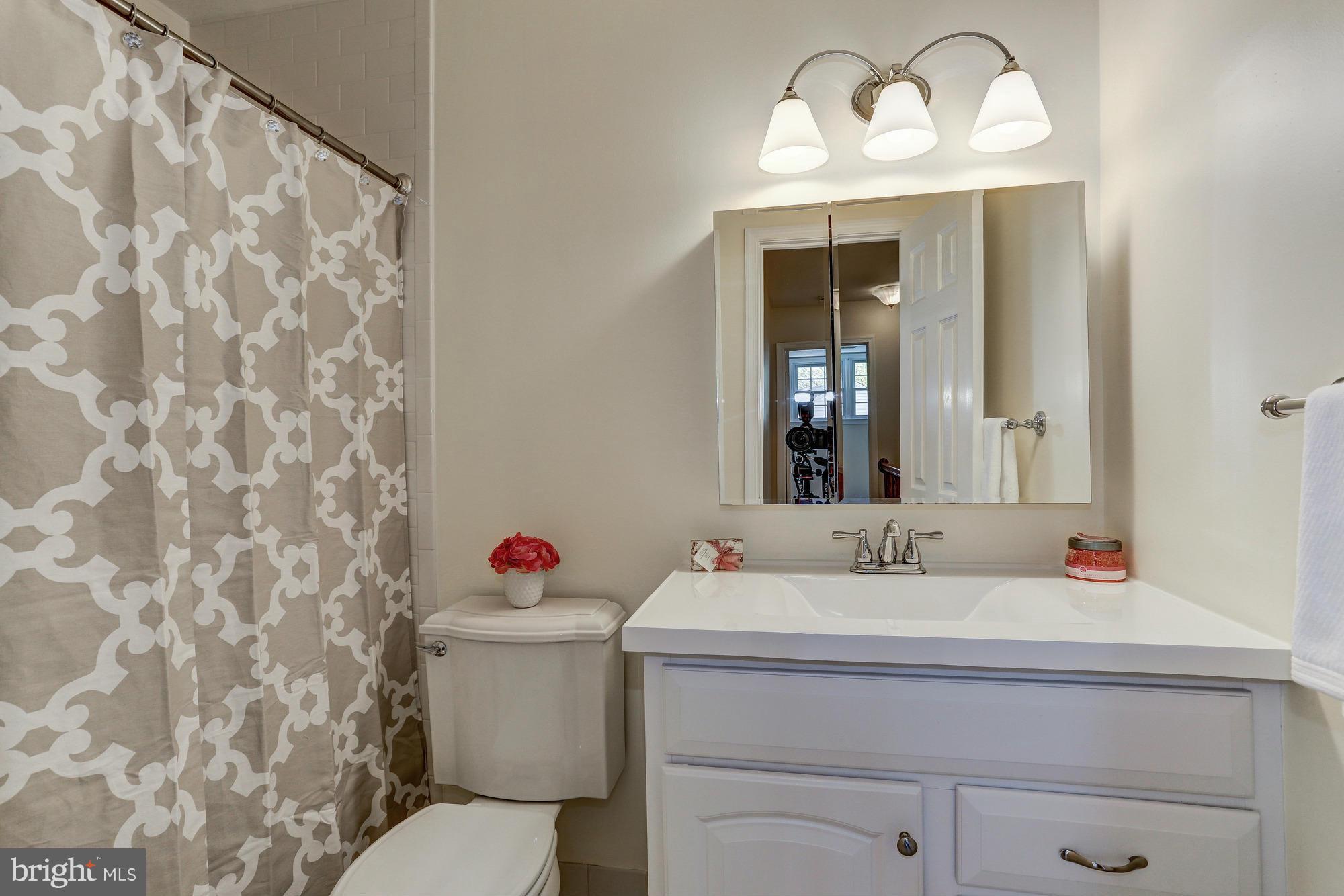 7917 St George Court Springfield, VA 22153 - Photo 24 of 30 Bath