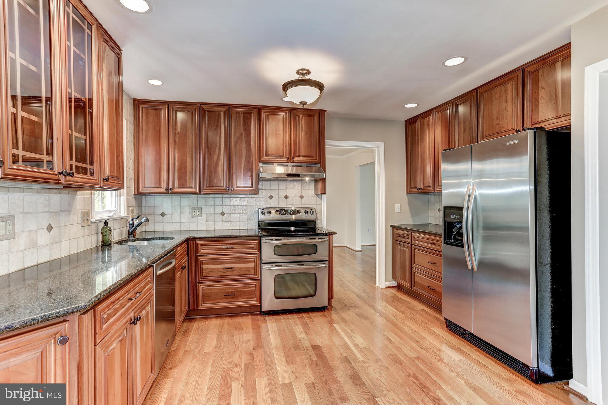 7917 St George Court Springfield, VA 22153 - Photo 9 of 30 Kitchen