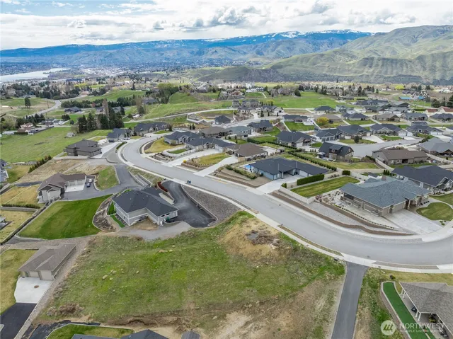 $185,000 | 870 Autumn Crest Drive, Wenatchee, WA 98801