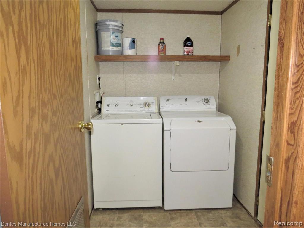 370 Rustic Lane Belleville, MI 48111 - Photo 12 of 29