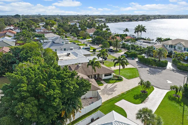 $1,195,000 | 348 River Drive, Tequesta, FL 33469