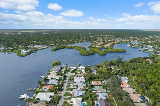 $1,195,000 | 348 River Drive, Tequesta, FL 33469