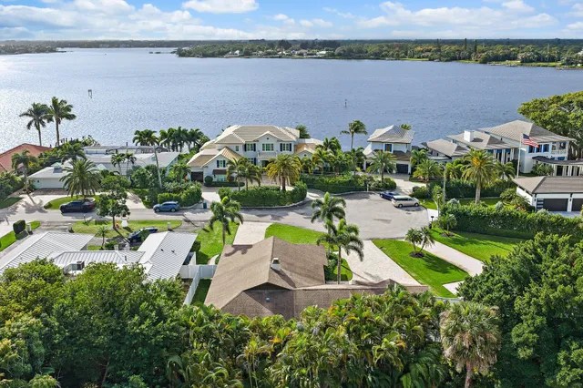 $1,195,000 | 348 River Drive, Tequesta, FL 33469
