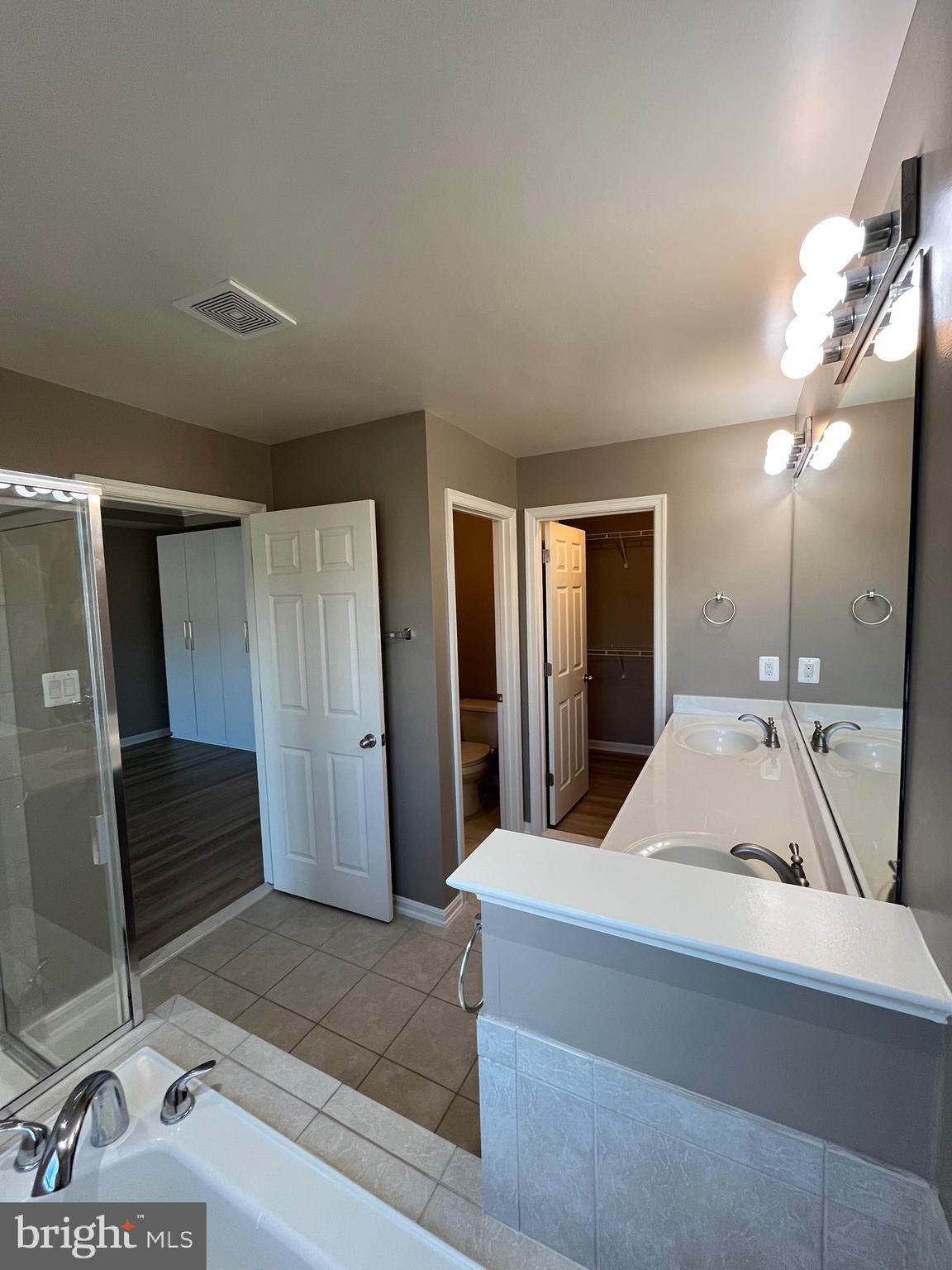 42253 Dean Chapel Square Chantilly, VA 20152 - Photo 15 of 24 a living room with furniture and a rug