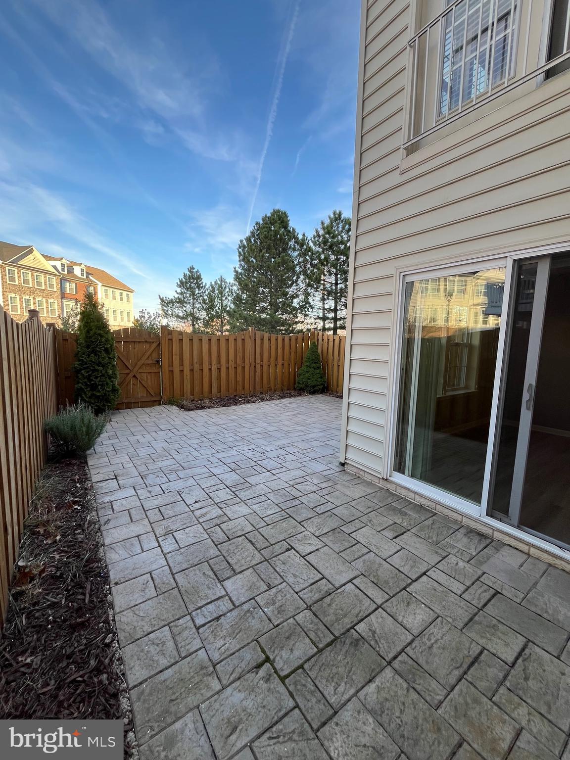 42253 Dean Chapel Square Chantilly, VA 20152 - Photo 22 of 24 a view of a backyard