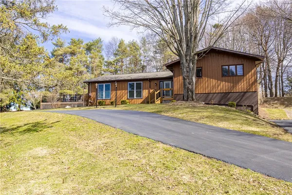 $549,900 | 416 Thayer Road, Perinton, NY 14450
