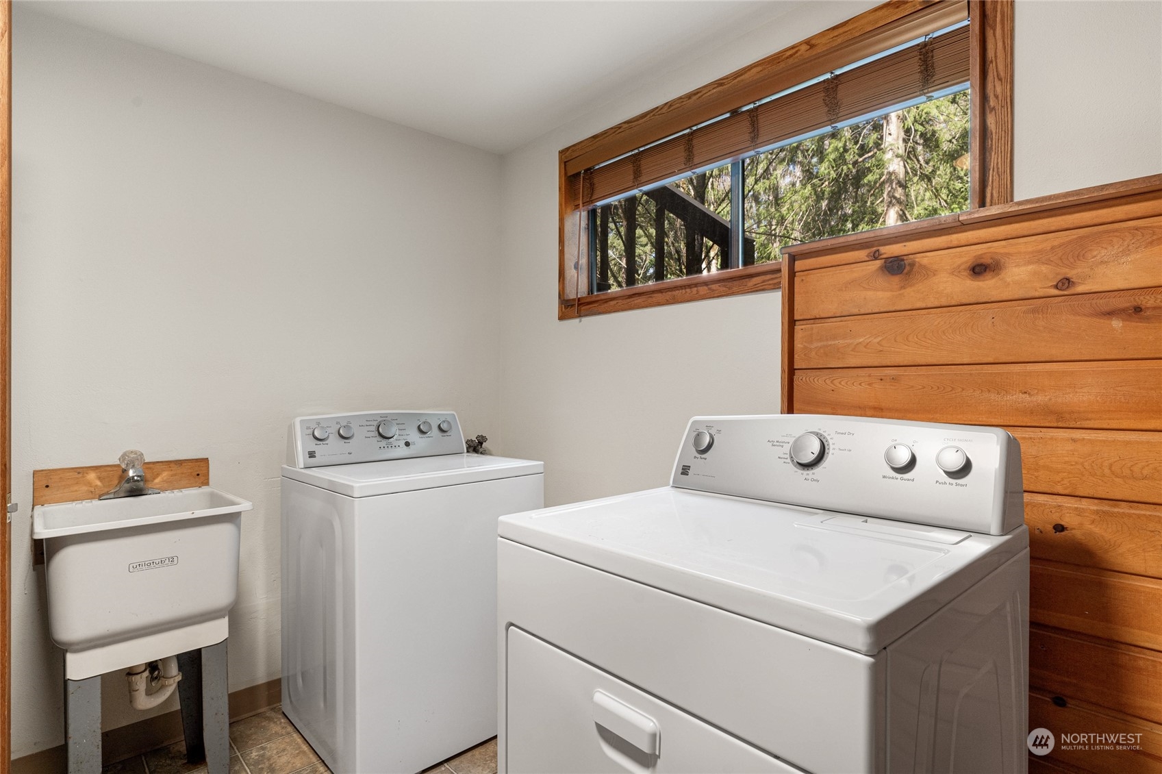21440 Northeast Union Hill Road Redmond, WA 98053 - Photo 20 of 37