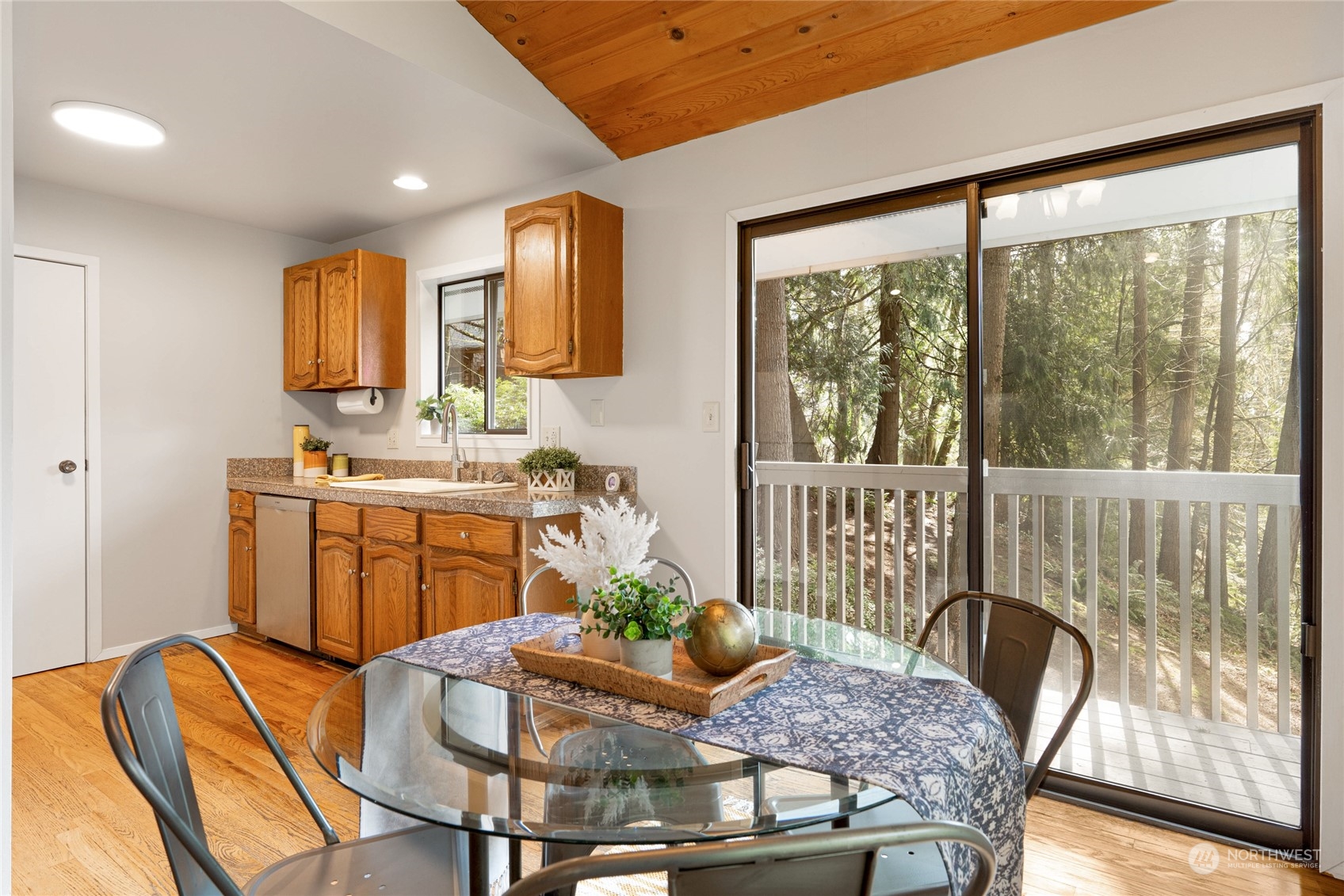 21440 Northeast Union Hill Road Redmond, WA 98053 - Photo 7 of 37