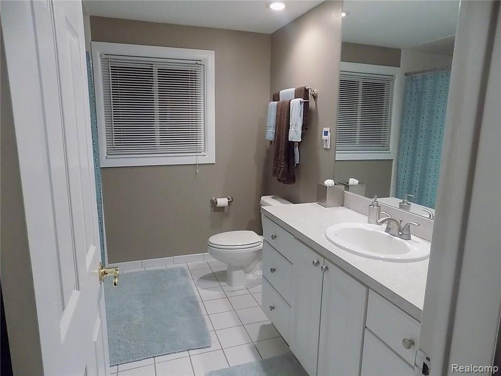32352 Hearthstone Road Farmington Hills, MI 48334 - Photo 28 of 31