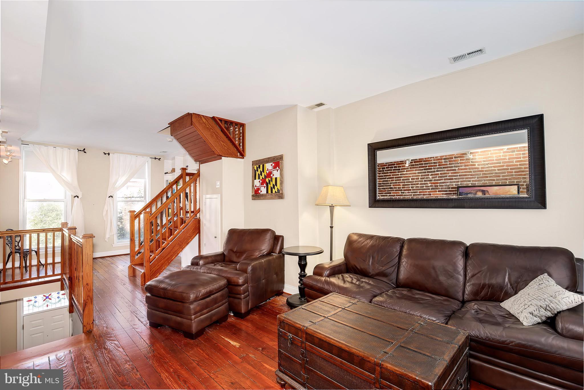 1267 Riverside Avenue Baltimore, MD 21230 - Photo 13 of 30 Living Room