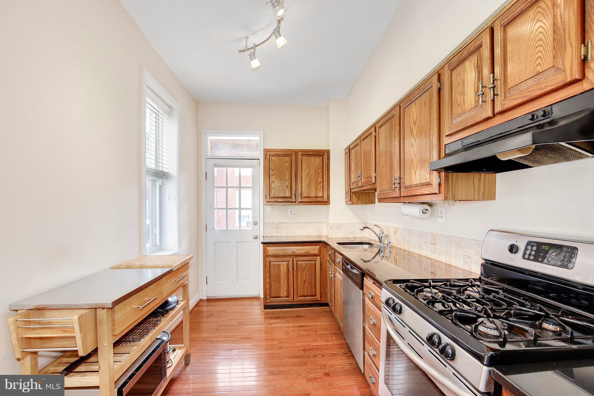 1267 Riverside Avenue Baltimore, MD 21230 - Photo 10 of 30 Kitchen