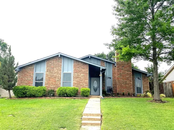 $2,900 | 2704 Winding Creek Drive, Carrollton, TX 75007