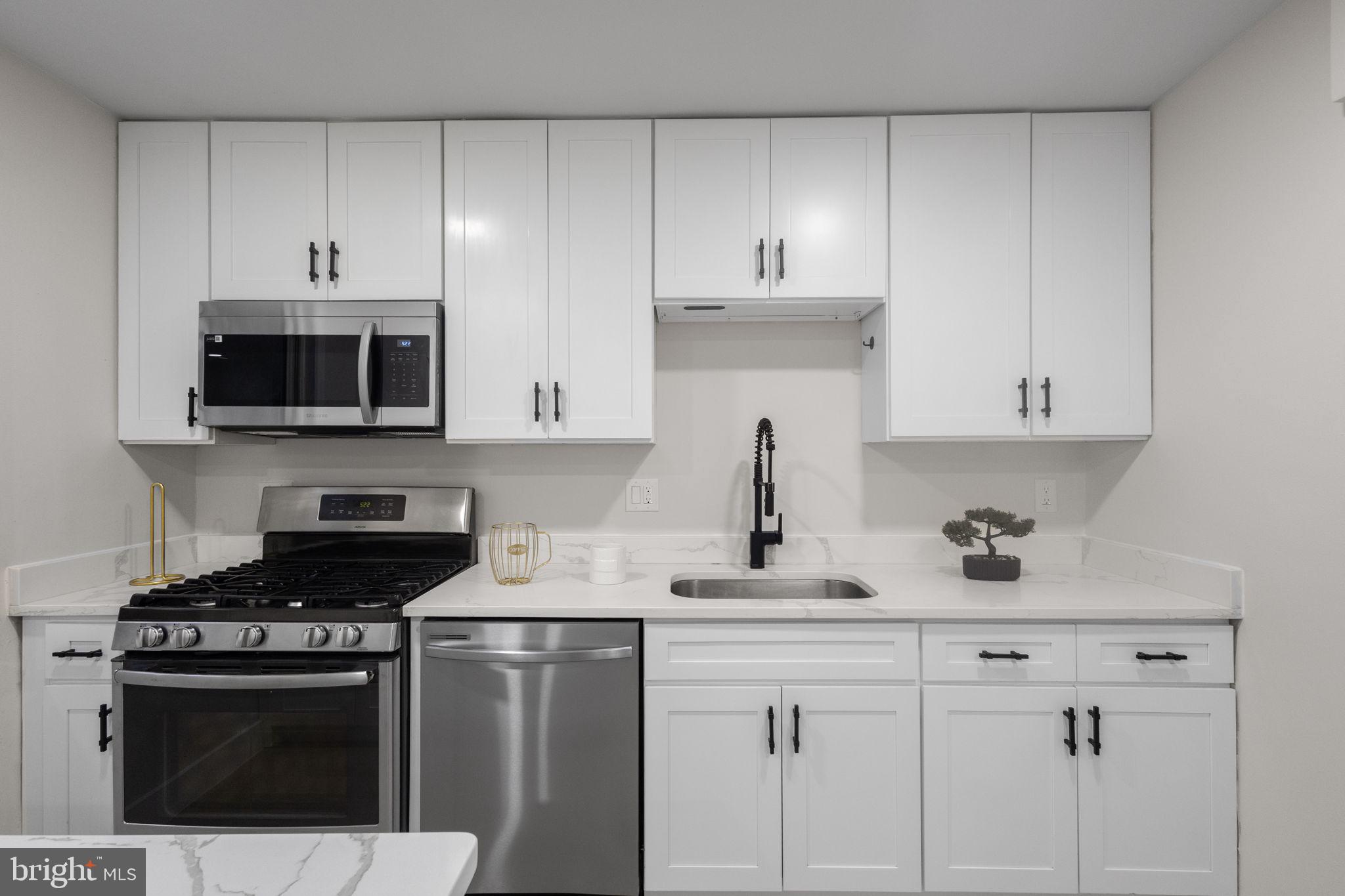 8225 Parham Court Severn, MD 21144 - Photo 10 of 28 Kitchen