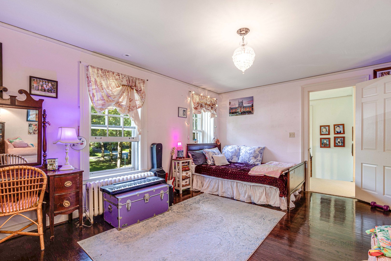 620 Spruce Street Winnetka, IL 60093 - Photo 18 of 26 a living room with furniture and a window