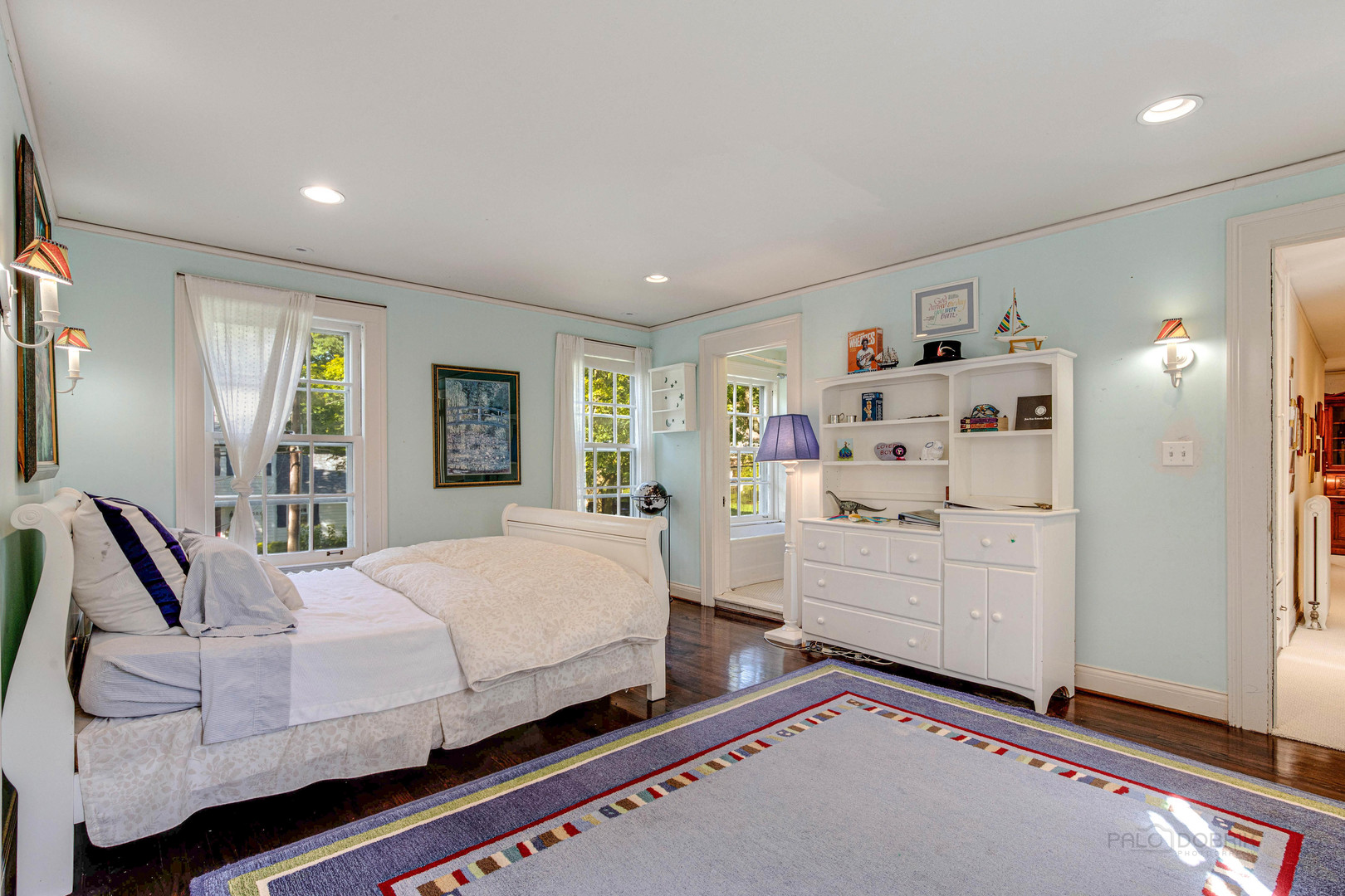 620 Spruce Street Winnetka, IL 60093 - Photo 20 of 26 a room with a bed and furniture