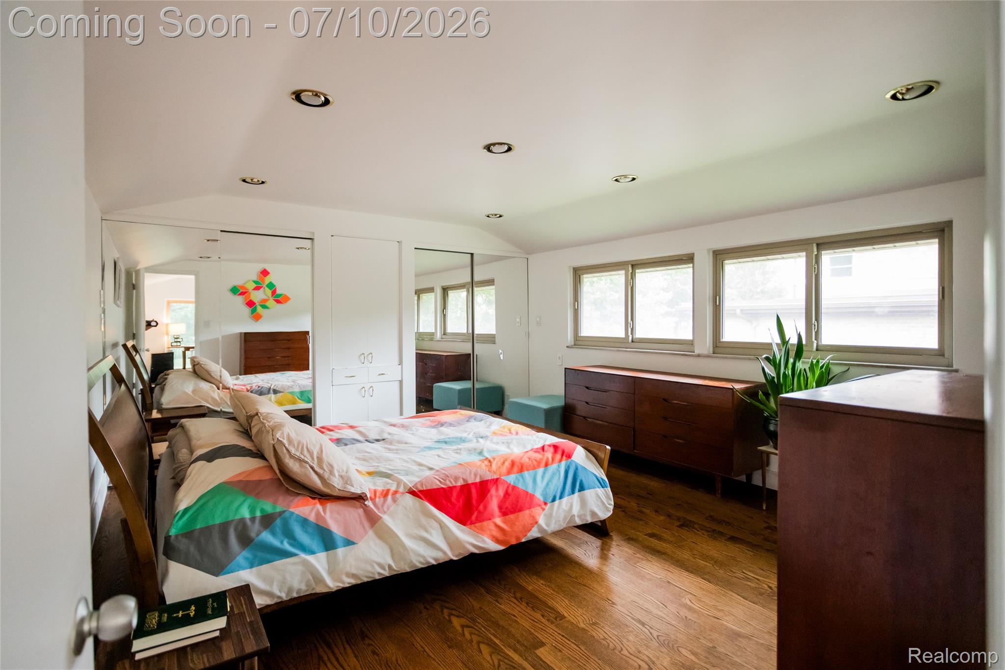 600 Middlesex Road Grosse Pointe, MI 48230 - Photo 17 of 43 Wood-finish flooring throughout