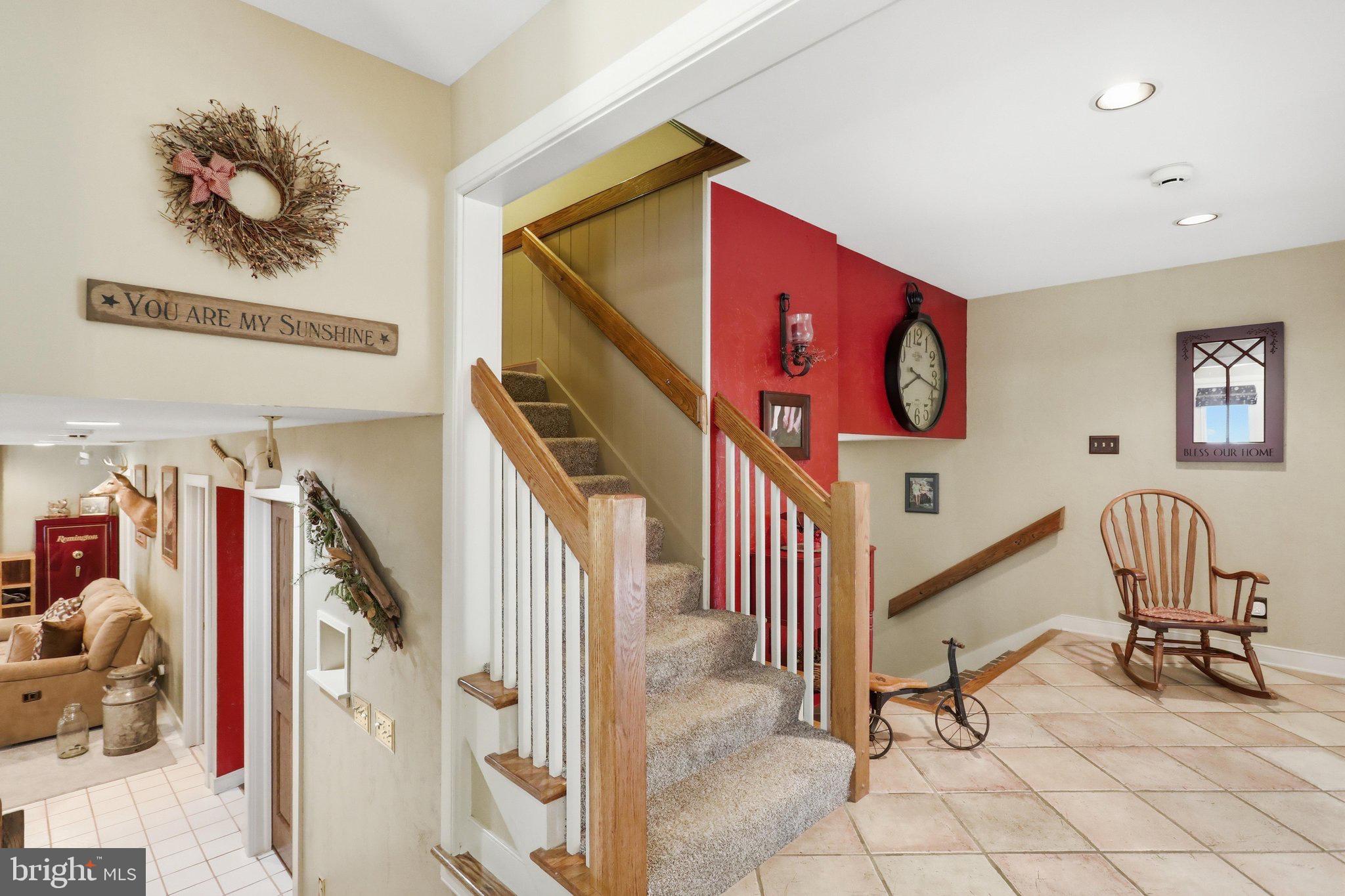 686 Bowman Road Chambersburg, PA 17202 - Photo 28 of 107 Split Level Staircase