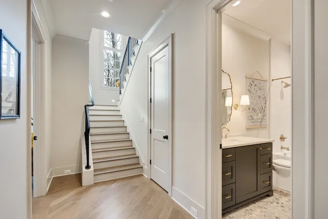 $3,200,000 | 9713 Poplar Avenue, Germantown, TN 38139