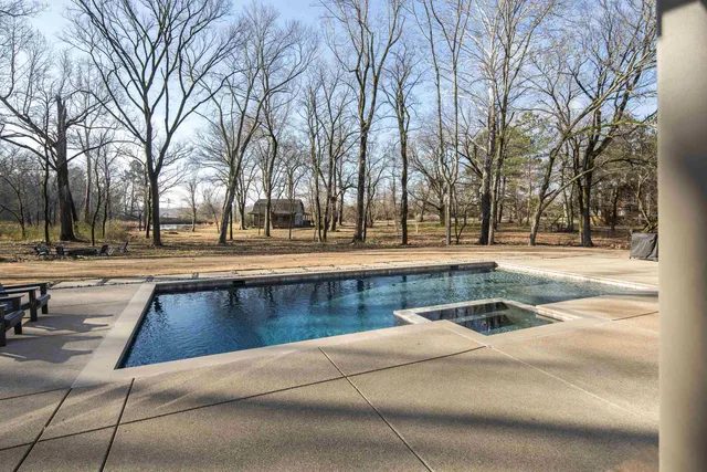 $3,200,000 | 9713 Poplar Avenue, Germantown, TN 38139