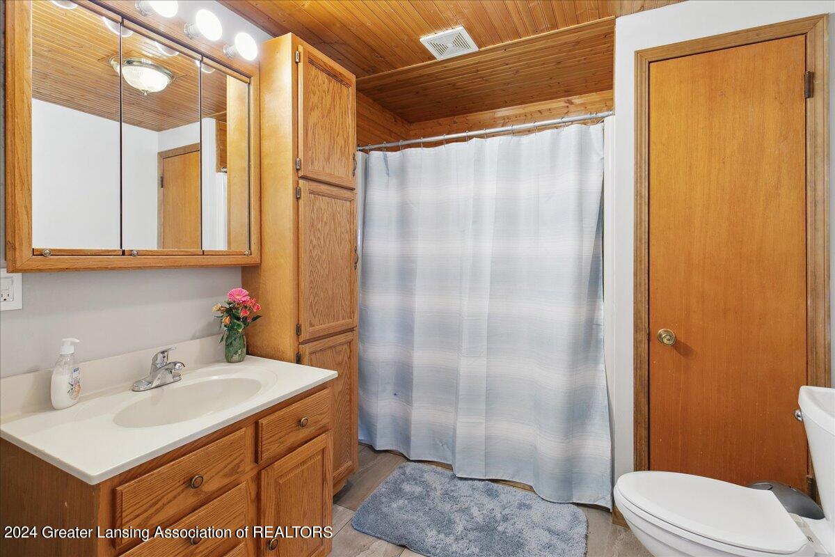 951 Church Road Northwest Edmore, MI 48829 - Photo 18 of 26 17-IMG_0173