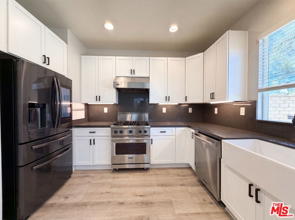 29206 Rio Lobo Way Valencia, CA 91354 - Photo 8 of 22 Gallery Image 8
