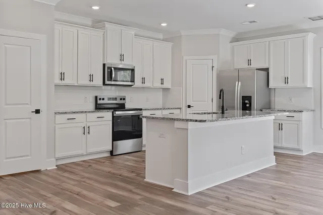 $403,900 | 27 Umbrella Palm Drive, Hampstead, NC 28443