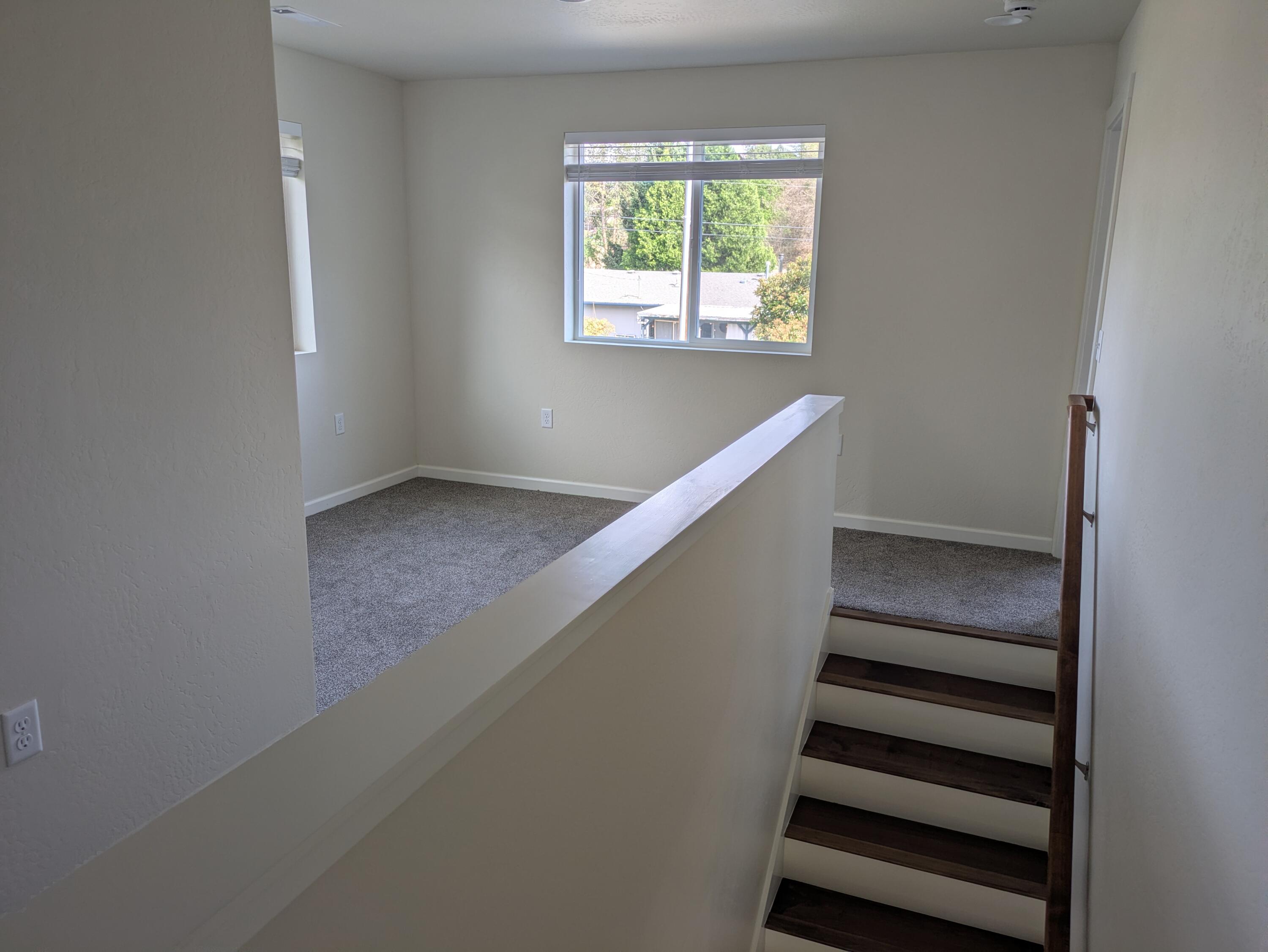 613 St Thomas Lane Eagle Point, OR 97524 - Photo 4 of 9