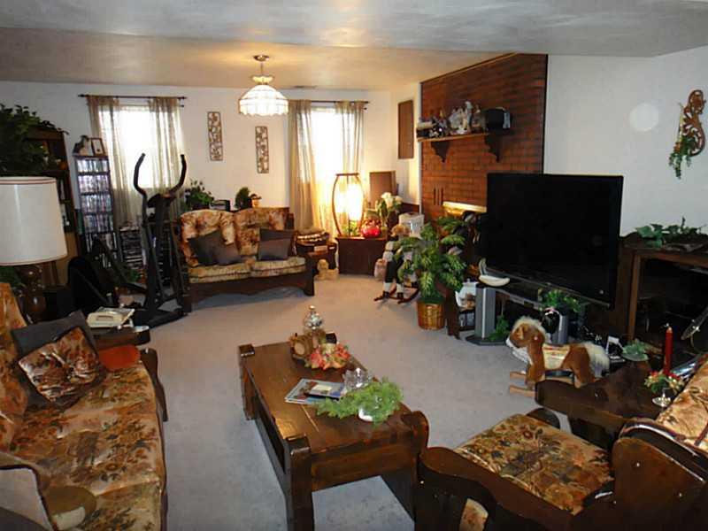 526 Todd Farm Road Belle Vernon, PA 15012 - Photo 3 of 25 Family Room. ENJOY GETTING TOGETHER WITH FAMILY AND FRIENDS IN THIS LARGE FAMILY ROOM