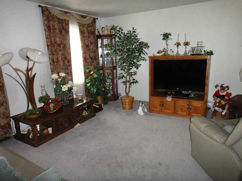 526 Todd Farm Road Belle Vernon, PA 15012 - Photo 23 of 25 Living Room.
