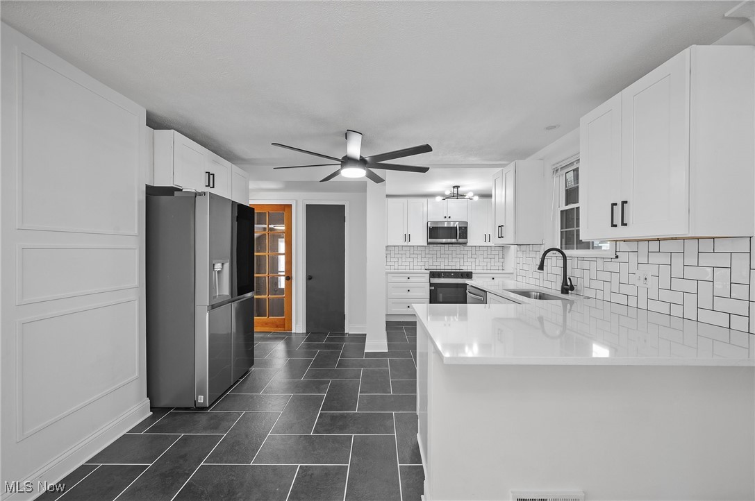3722 Avalon Road Cleveland, OH 44120 - Photo 9 of 38