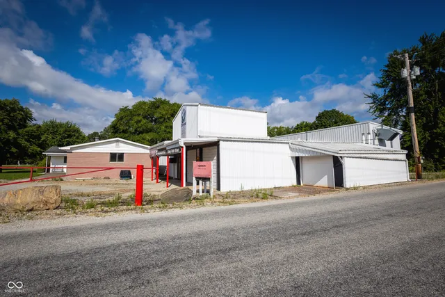 $400,000 | 5010 Highway 234, McCordsville, IN 46055