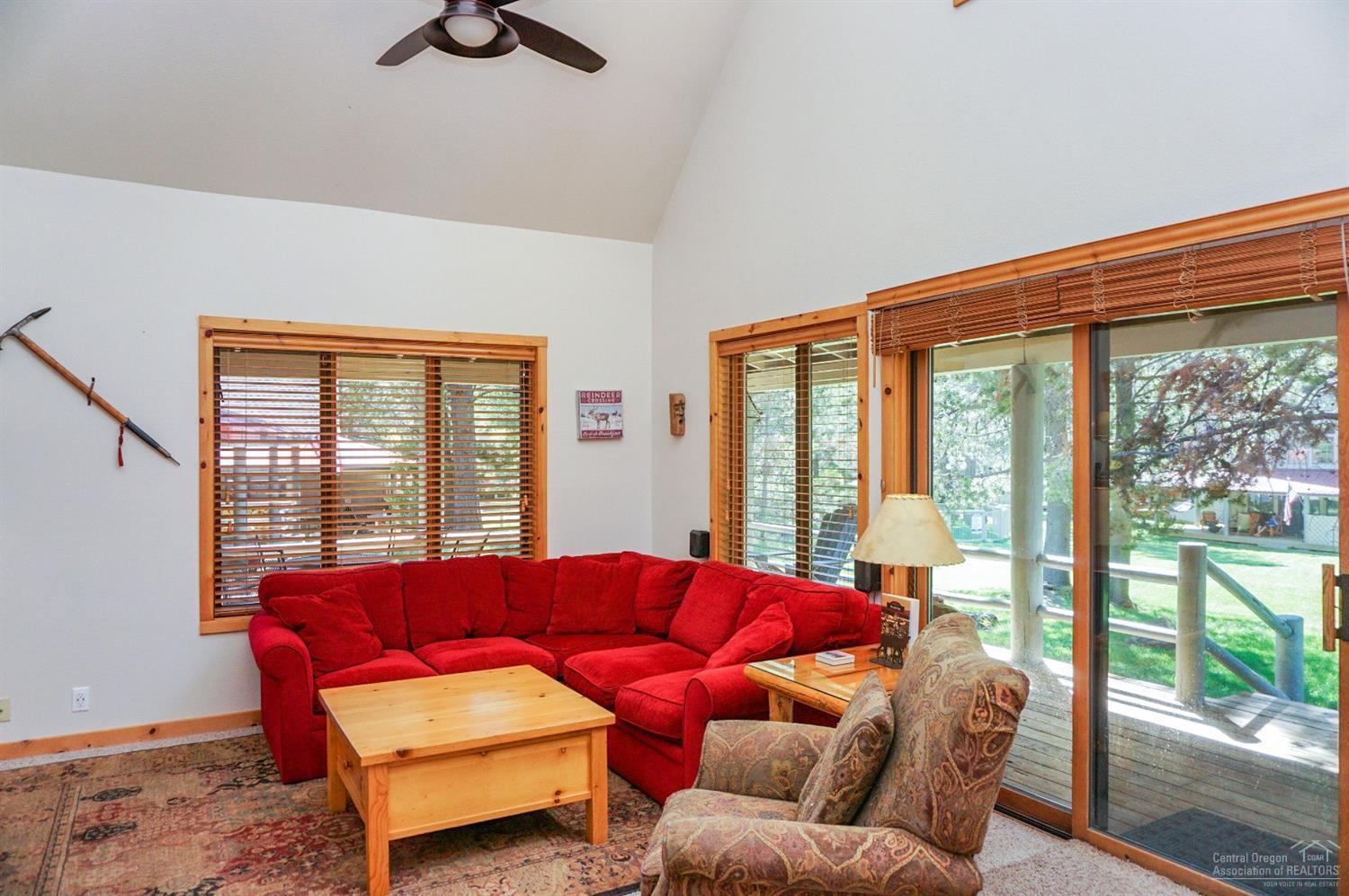 57534 Circle 4 Cabin Road Sunriver, OR 97707 - Photo 6 of 24 Additional Photo