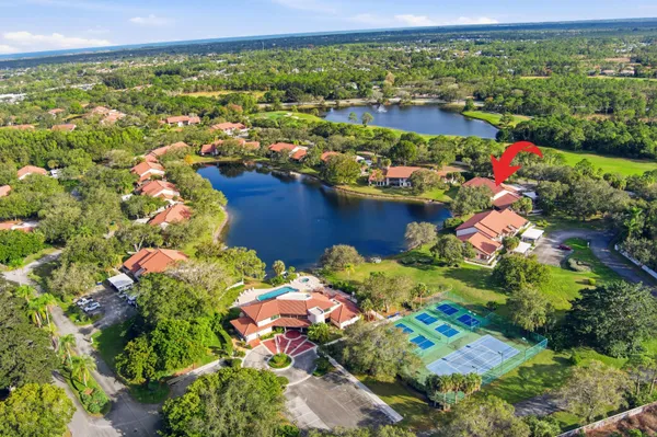 $324,900 | 6100 Southeast Martinique Drive, Unit 201, Stuart, FL 34997