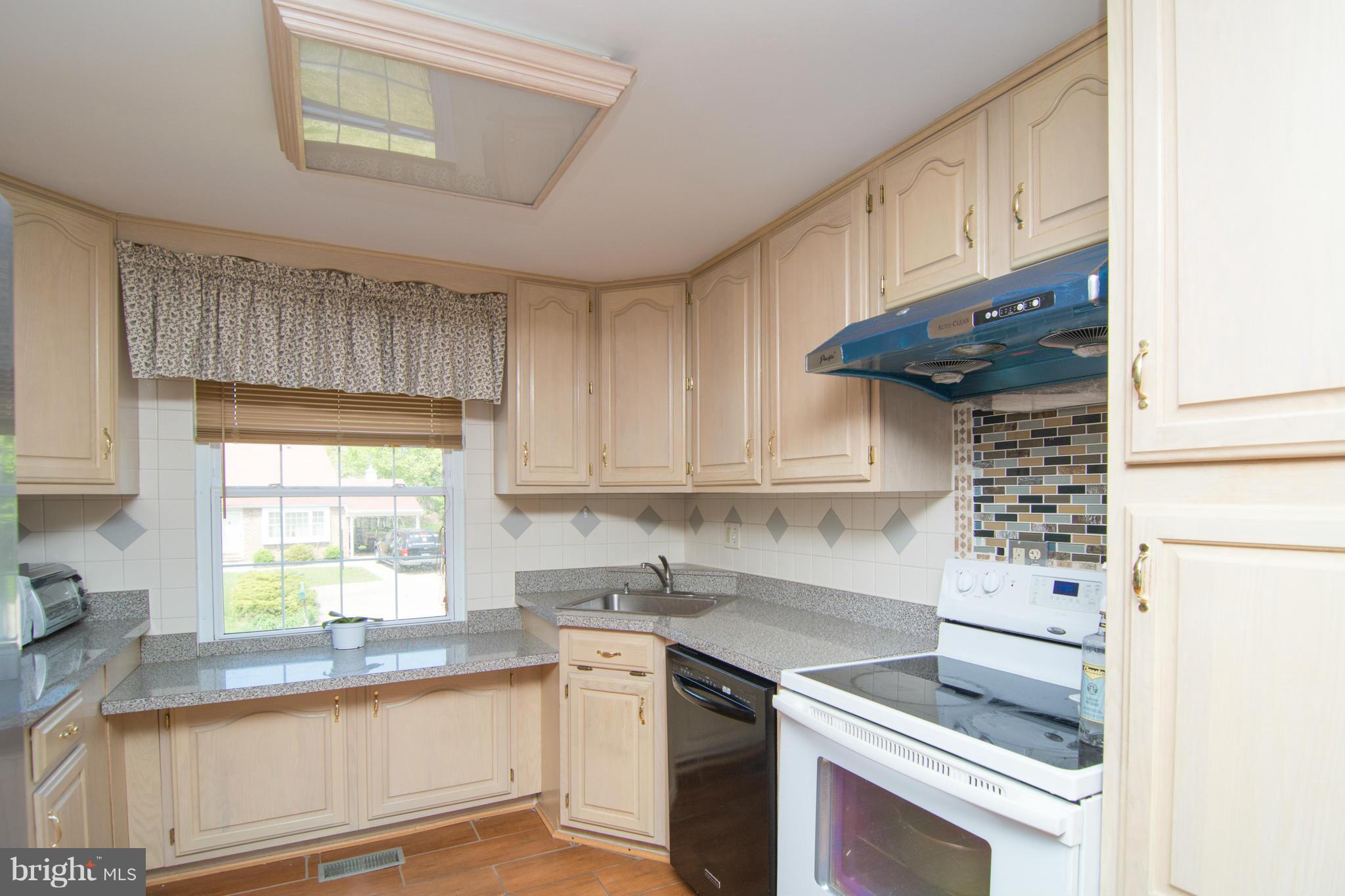 5314 Balistan Road Baltimore, MD 21237 - Photo 10 of 30 Kitchen