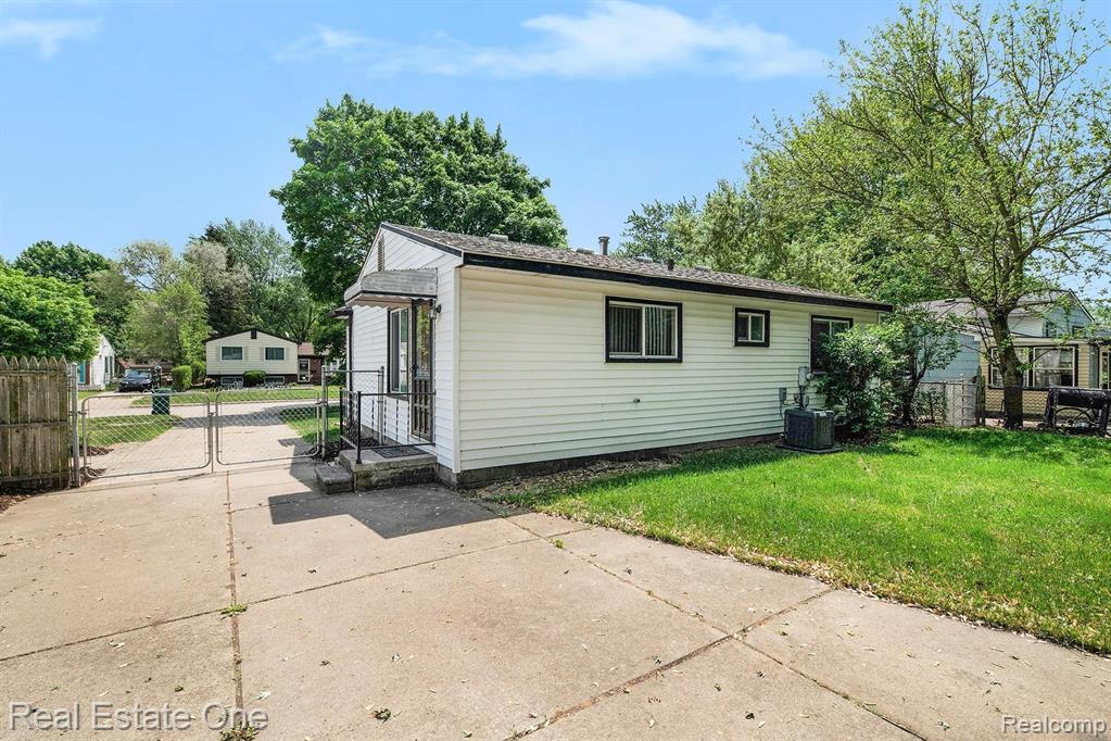 15718 Springhill Street Romulus, MI 48174 - Photo 24 of 29