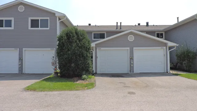$200,000 | 17404 Walnut Lane, Gurnee, IL 60031