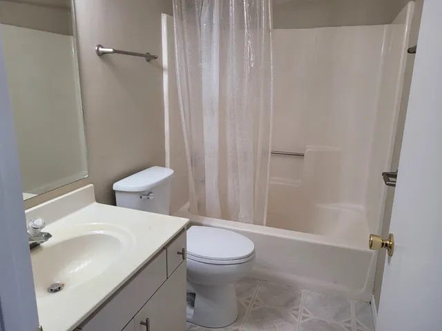 $200,000 | 17404 Walnut Lane, Gurnee, IL 60031