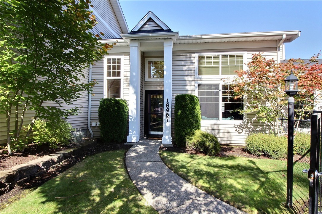 18967 108th Lane Southeast Renton, WA 98055 - Photo 1 of 24 Gallery Image 1