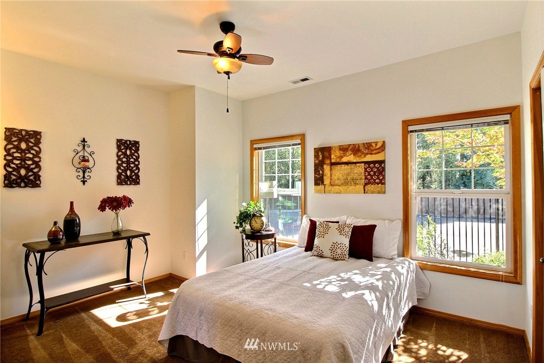 18967 108th Lane Southeast Renton, WA 98055 - Photo 12 of 24 Gallery Image 12