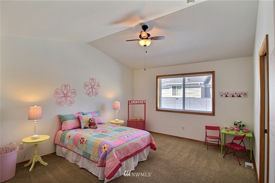 18967 108th Lane Southeast Renton, WA 98055 - Photo 15 of 24 Gallery Image 15