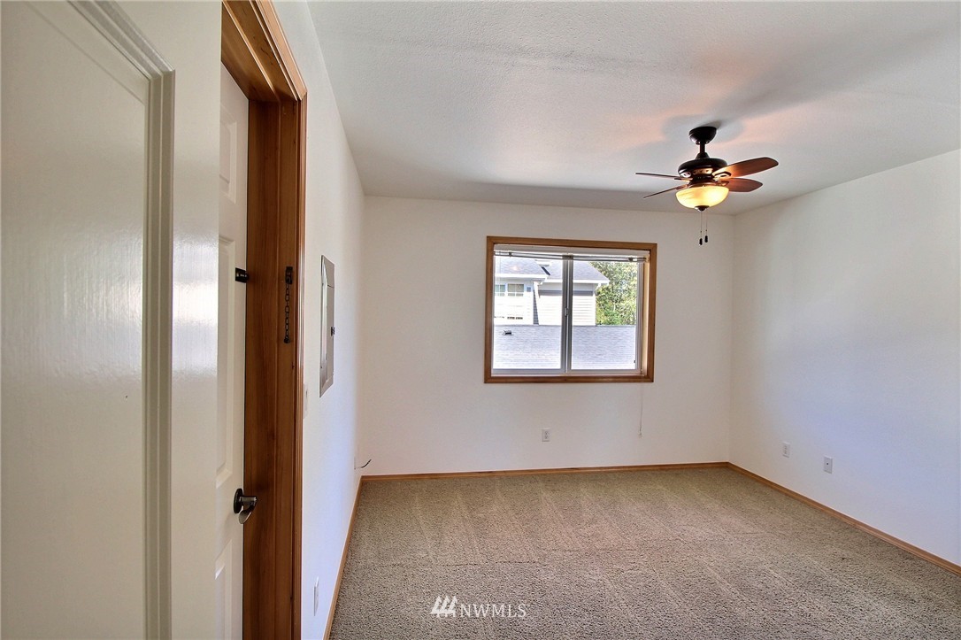 18967 108th Lane Southeast Renton, WA 98055 - Photo 16 of 24 Gallery Image 16