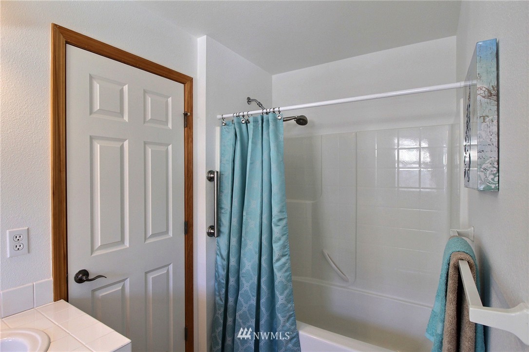 18967 108th Lane Southeast Renton, WA 98055 - Photo 17 of 24 Gallery Image 17