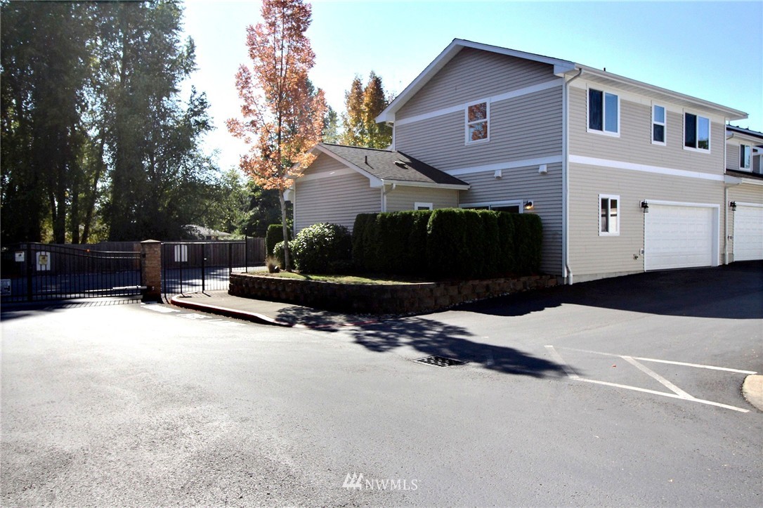 18967 108th Lane Southeast Renton, WA 98055 - Photo 23 of 24 Gallery Image 23