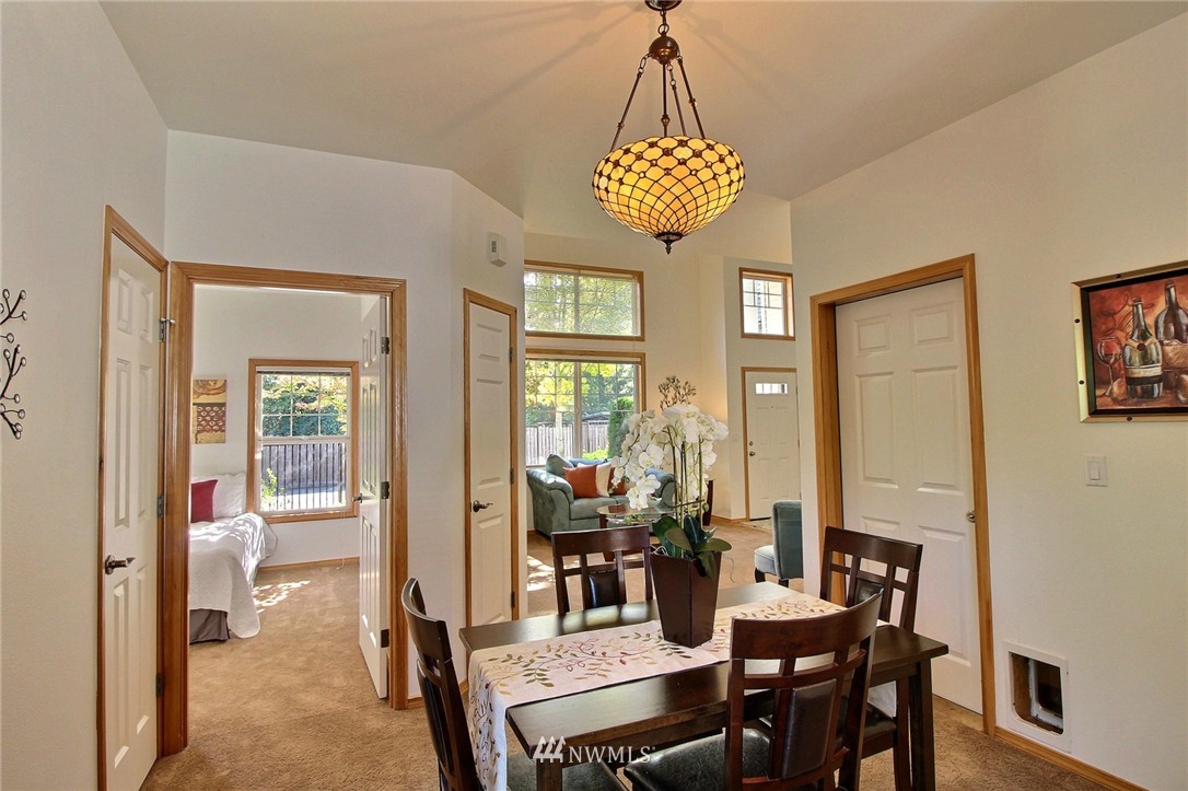 18967 108th Lane Southeast Renton, WA 98055 - Photo 6 of 24 Gallery Image 6