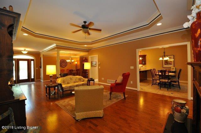 10511 Rile Road Louisville, KY 40223 - Photo 4 of 30 Living area