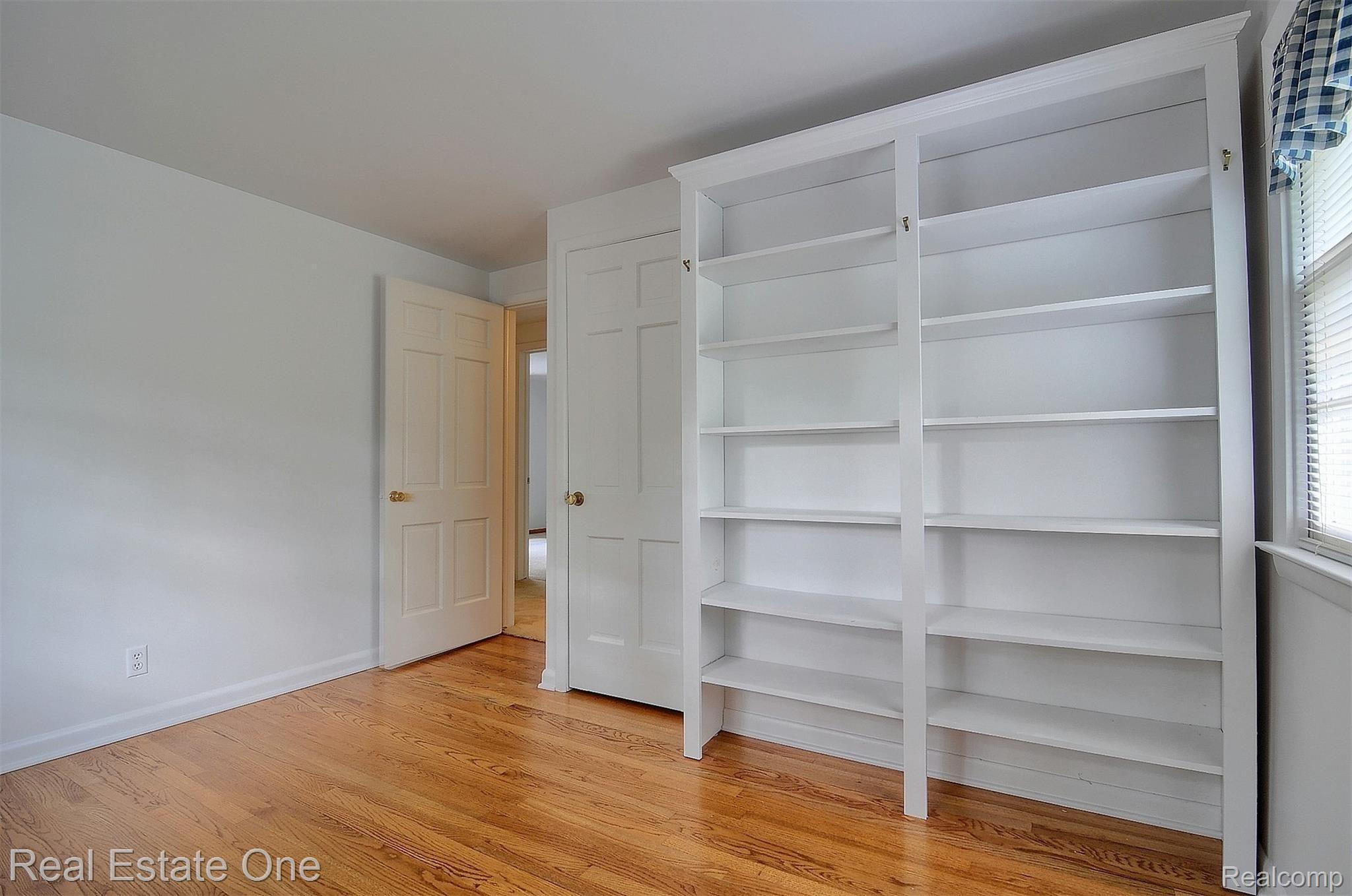 483 Willow Tree Lane Rochester, MI 48306 - Photo 37 of 47 4th Bedroom w/Lots of Built-Ins!
