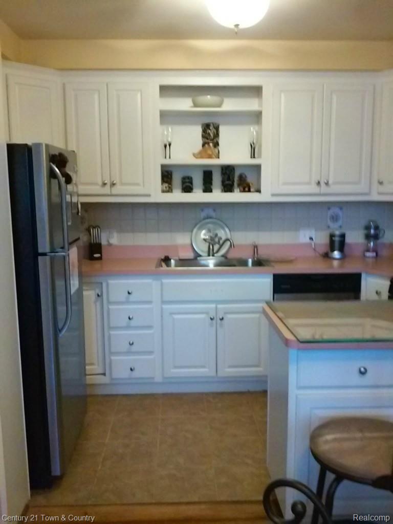 18050 Rainbow Road Fraser, MI 48026 - Photo 21 of 42 22.jpg
