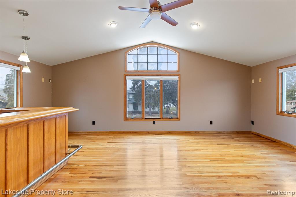 29596 Riverside Bay Court Harrison Township, MI 48045 - Photo 24 of 33